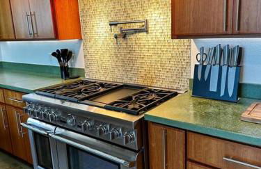 Stunning Mid-Cent Modern Retreat • Comfy Beds • Grove • Quiet Setting • Boat Parking - Foto 10