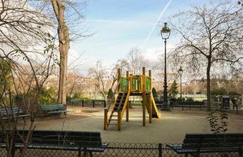 Family apartment at the foot of the Eiffel Tower - Photo 23