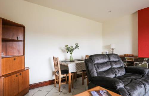 Hillside Apartment - Photo 6