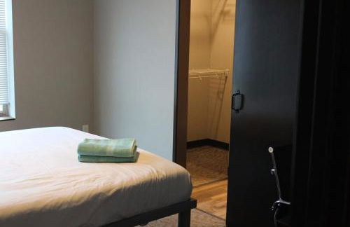 Spacious 2BR Suite Plus Patio Near Iowa State - Foto 11