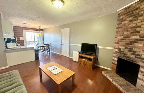 Cottage 10 Lees Ford Marina - Photo 1