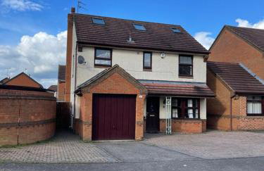 Large, 3 Floors, Quiet, Sleeps 16, 4 Bathrooms, 5 Parking, Semi rural Leicester - Foto 20