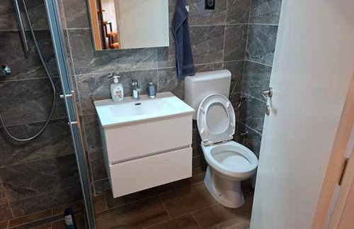 Blue House - Photo 6