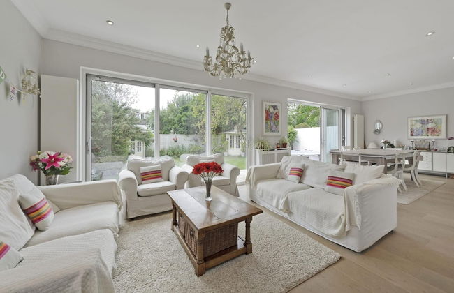 Spacious 7 Bedroom Family Home Barnes - Foto 1