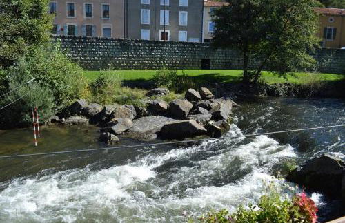 Riverside 4 bed house full of character and charm - Foto 40