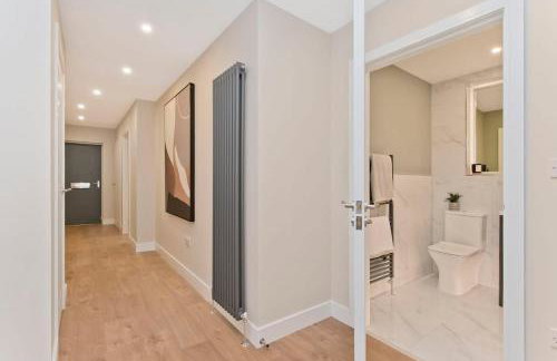 Stylish 2 Bed City Centre Apartment with Parking - Foto 5