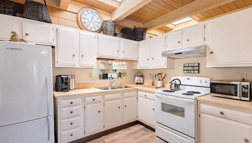 3797 Pine Place apts - Photo 5