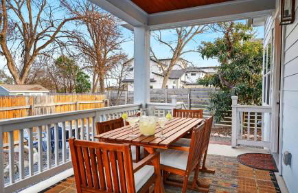 Chestnut Ember by AvantStay Indoor-Outdoor Living Firepit Balcony Near Downtown Austin Hotspots - Foto 4