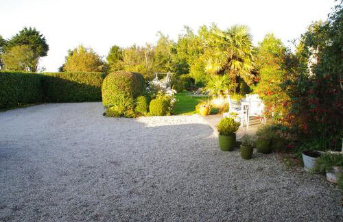 Le So Sweet, maison avec jardin clos, terrasse aménagé, jeux et jouets, baby foot, flipper, table de ping pong, à 1km de la plage d' Omaha beach et près Port en Bessin - Foto 30