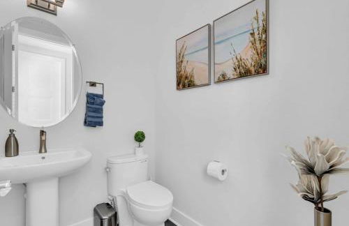 Bayview Pointe - Luxury home with heated pool! Near Anna Maria isle! - Photo 16