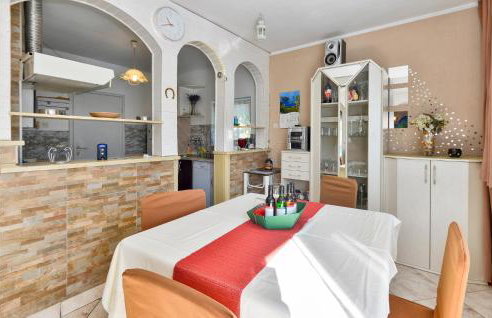 Awesome Home In Nespes - Foto 9