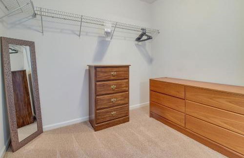 Dog-Friendly Home with Pool Access Near Oak Island! - Foto 15