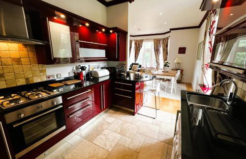6 Shanklin Manor - family friendly apartment in Shanklin Old Village - Photo 3