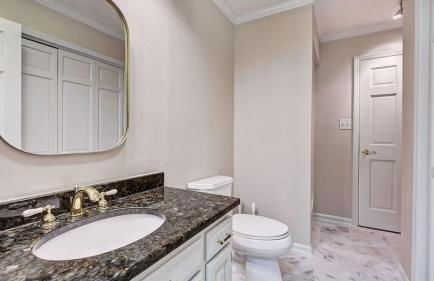 Lakefront Home Private Dock, Tiki Bar, Firepit Shore to Please by Avantstay - Foto 61