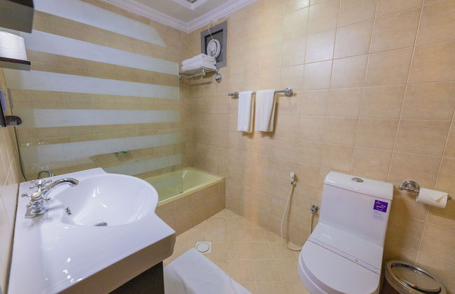 Ewan Ajman Suites Hotel - Photo 38