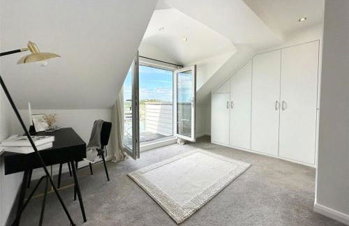 River Breeze 3-Bed BALCONY Apartment - Foto 23