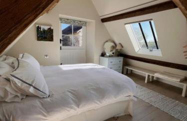 Idyllic secluded hideaway with countryside views on the edge of the Cotswolds - Photo 36