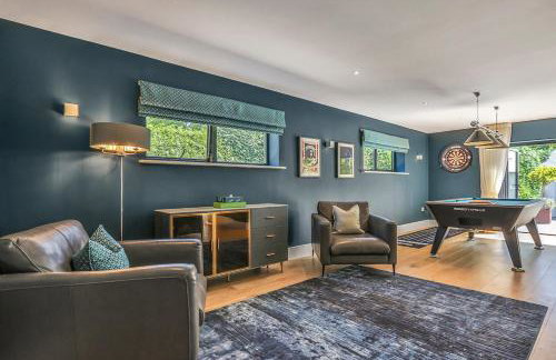 Avon House - modern family home - Photo 13