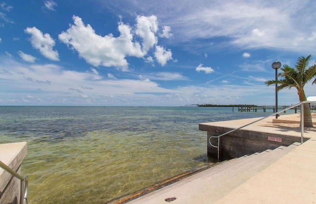 Updated Unit With Beautiful Florida Bay Sunsets 1 Bedroom Condo by RedAwning - Photo 32