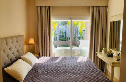 Beachside Luxury 2 bedroom apartment, Puerto Banus - Foto 13