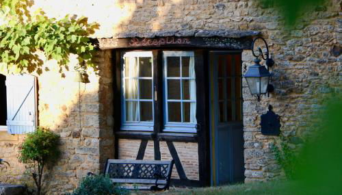 Les Perroutis - Foto 3, Lobby or reception