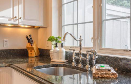 The Gardens - Lily - Walking Distance to Douglas Beach - Foto 12