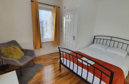 Harbour House - Entire Detached 4-BDR, Ensuite & Bath, Fast Speed Wi-Fi, Smart TV, Self Catering - Serving Contractors, Tourists, Santa Pod & Silverstone! - Foto 1