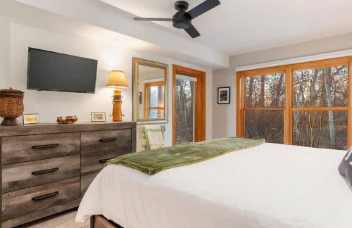 Basecamp Stays: Upscale Getaway Shuttle Hot Tubs - Foto 24