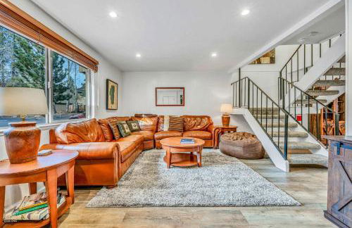 Modern 3BD -Walk to Lake & Beach - Foto 1