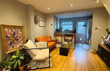 Stylish 2-Bed house, workspace & Easy London Access! - Foto 4