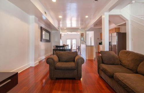 Spacious, Relaxing, 4 Bd 3.5 Ba Home In Petworth! - Foto 26