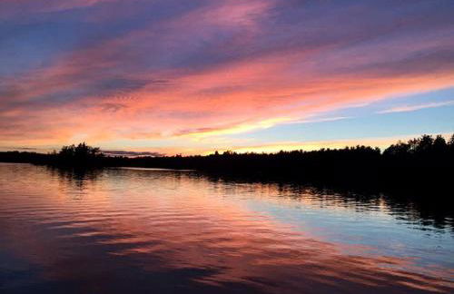 Lovely Lakefront Cabin Rental for Five Guests in West Branch, Michigan - Foto 12