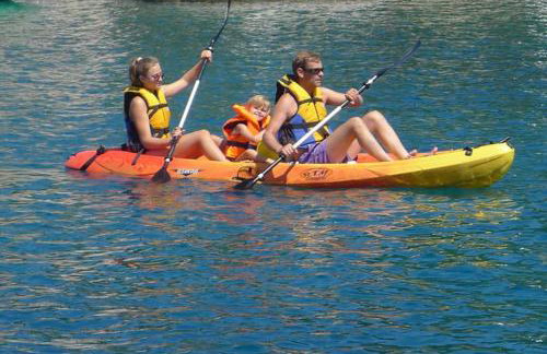 Private luxury Villa del Mar on Solta for up to 10 persons, heated pool, free parking, next to sea! FREE Kajak & Mountainbikes, GREAT living area & privacy! - Foto 33