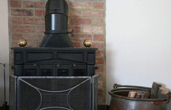 Winenne Home With Hot Tub - Photo 12