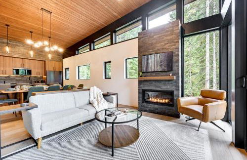 Ski In and Out The Mountainside House with Hot Tub! - Foto 7