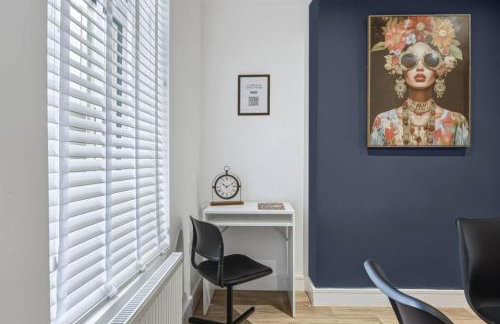 Albert House - Near the High Street - Free Parking, Garden, Fast WiFi and Smart TV by Yoko Property - Foto 7