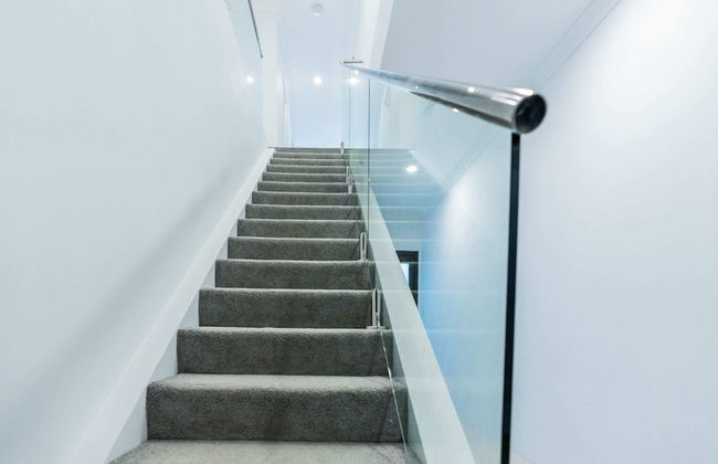 Beautiful 4BR Family Home With Patio and Parking! - Foto 38