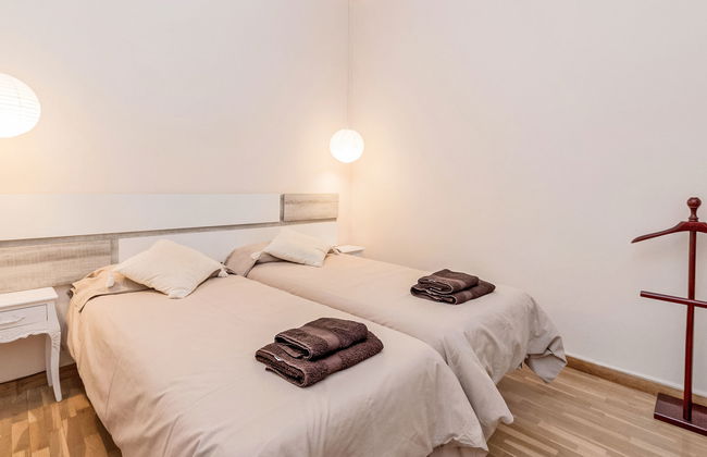 2 bedroom Apartment in Barcelona - Photo 11