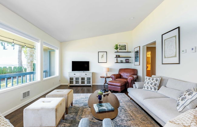 Saratoga by the Sea by Avantstay Panoramic View, Near Langley - Photo 7