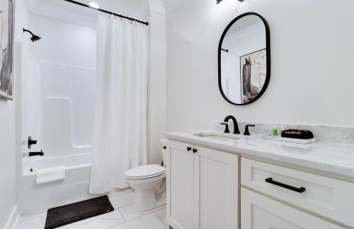 Brand New Designer Townhome in the Middle of Town - Foto 14