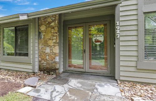 Charming Getaway l recently renovated l Hidden Valley l 4BR+3Bath l Hot Tub - Foto 23