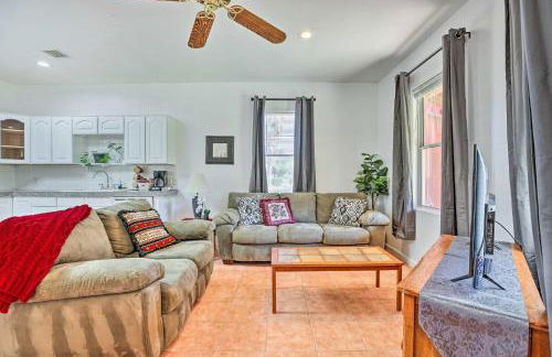 Cozy and Relaxing Eloy Apartment with Pool Access - Foto 9