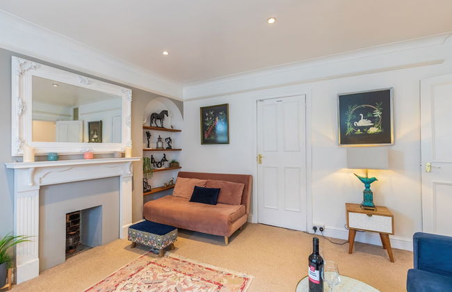 Seafront Apartment Private Garden & Free Parking - Foto 13