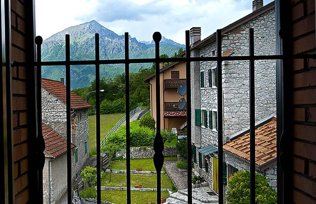 Cottage in Italy With Alpine Fireplace - Foto 33