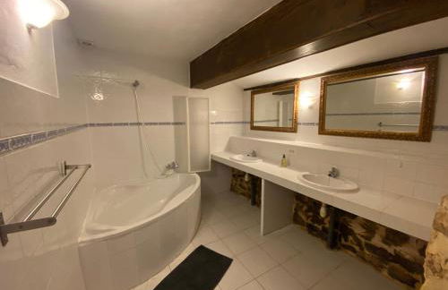 Cosy former bakery house with communal swimming pool - Foto 39