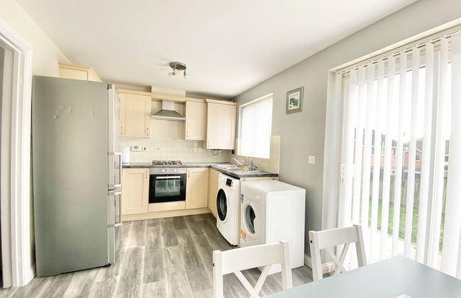 Ammaculate 3 Bedroom Property Near Caltic Manor - Photo 6