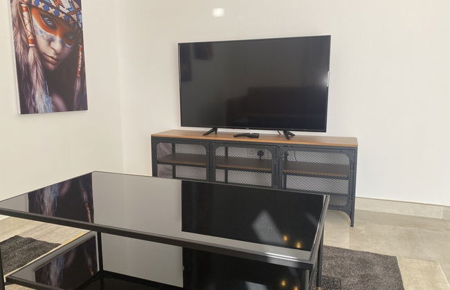 Luxury One Bed Apartment in Heart of Dubai - Photo 11