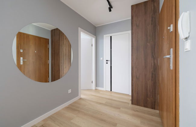 Bright Apartment With Parking by Renters - Photo 4