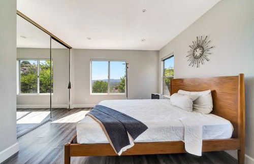 Stunning Hilltop 5BR With View And Hot Tub! - Foto 55