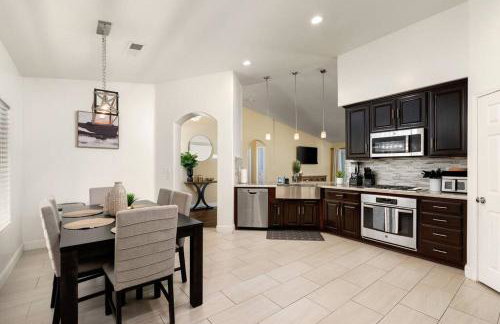 Perfect Home for Work or Relaxing Vacation - Photo 5